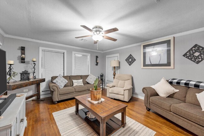 Building Photo - 3241 Edmond Ave