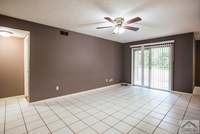 Building Photo - 168 Scandia Cir