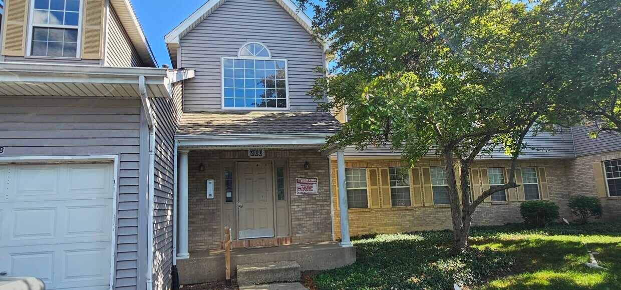 Primary Photo - 300 Village Creek Dr