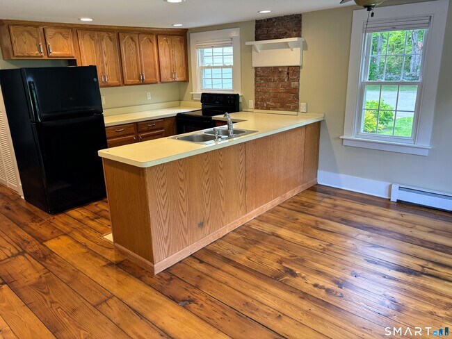 Building Photo - 158 Cow Hill Rd
