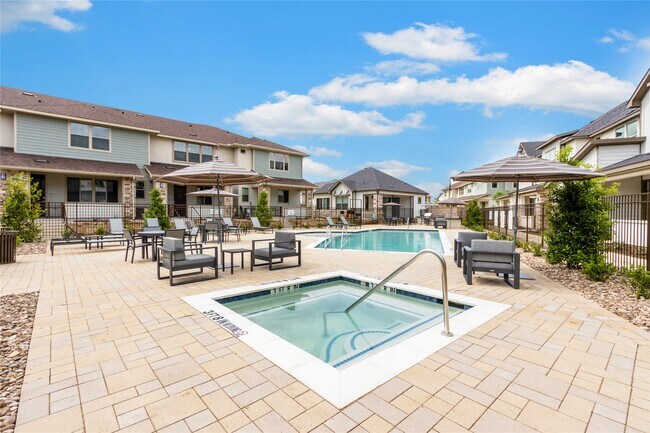 Foto del edificio - 5900 U.S. 287 Frontage Rd