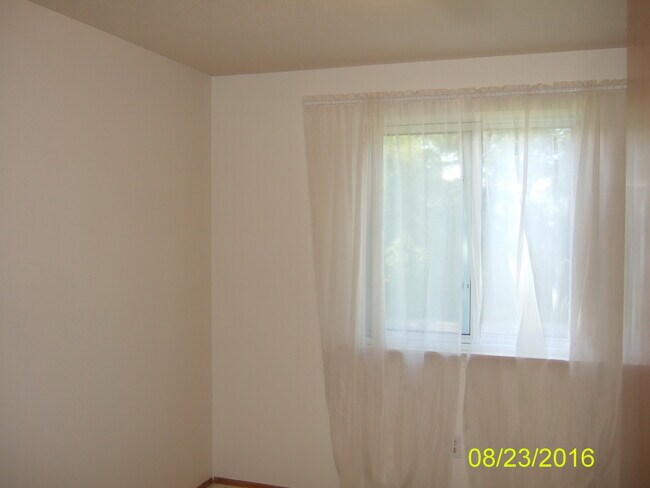 Dormitorio 3 - 3822 Innisfree Rd