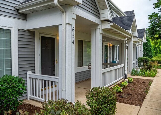 Foto del edificio - 654 Lincoln Station Dr