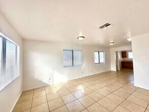 Building Photo - 1185 S Alamo Ave