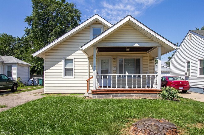 Building Photo - 3 br, 1 bath House - 71 E Coy Ave