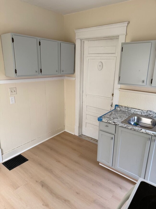 Building Photo - 149-151 2nd St SW