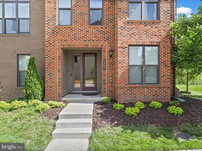 Building Photo - 12293 Sessile Commons