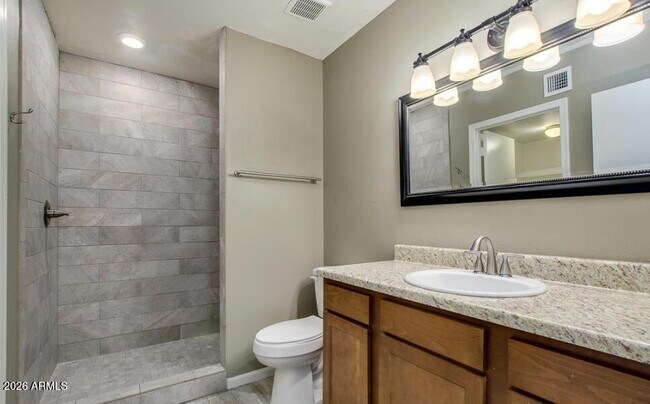 Foto del edificio - 8303 E Thomas Rd