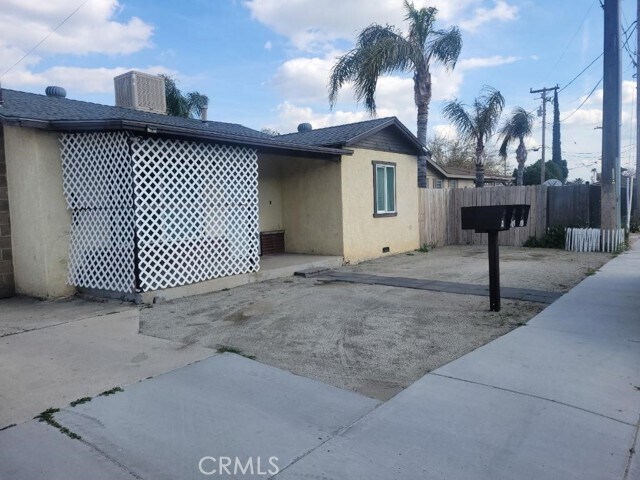 Primary Photo - 731 Oswell St