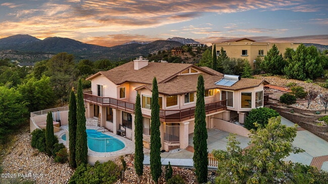 Foto del edificio - 2349 Loma Vista Dr