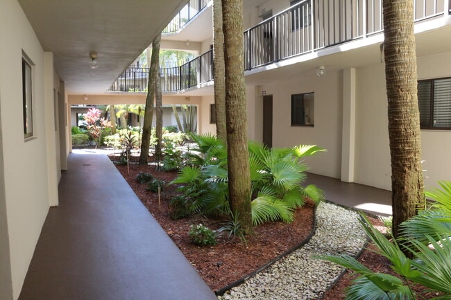 Building Photo - 5220 Las Verdes Cir