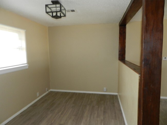 Building Photo - 1208 SW 26th Pl