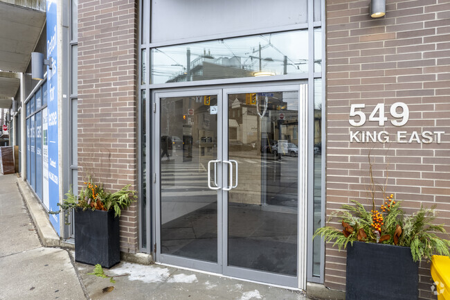 Entrance - 549 King St E
