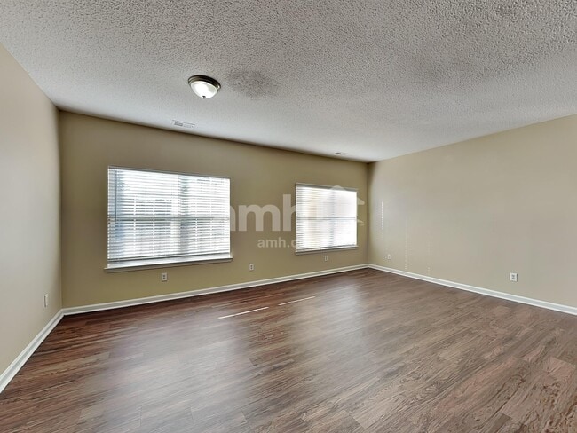 Building Photo - 2006 Farm Hill Ct