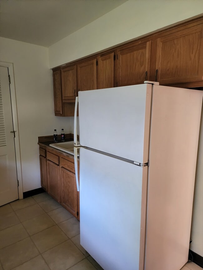 kitchen - 220 W Frank St