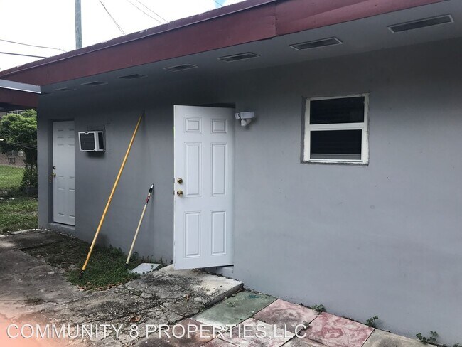 Building Photo - 837 NW 10th Terrace