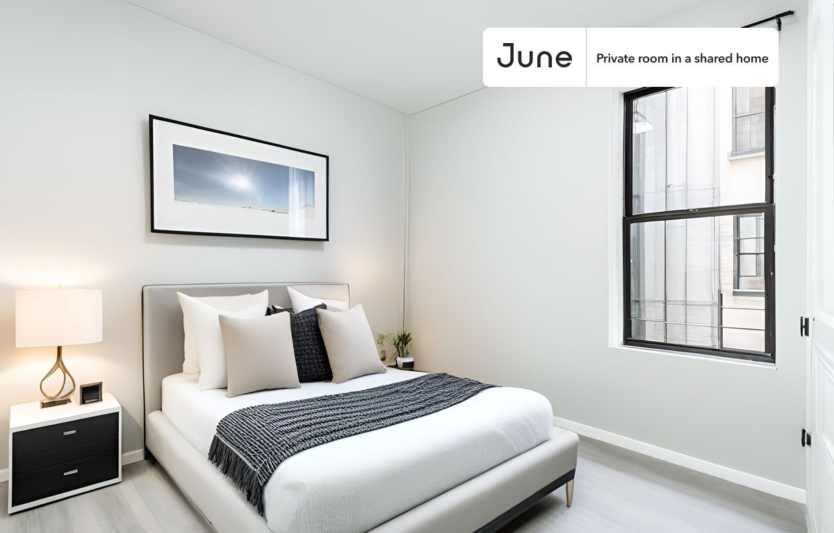 Foto principal - Room in Shared 4 bed/1 bath home