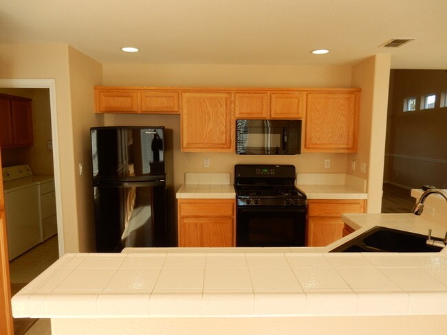 Building Photo - 5455 Alvoca Way