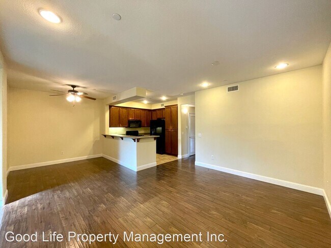 Building Photo - 2 br, 2 bath House - 8878 Spectrum Center ...