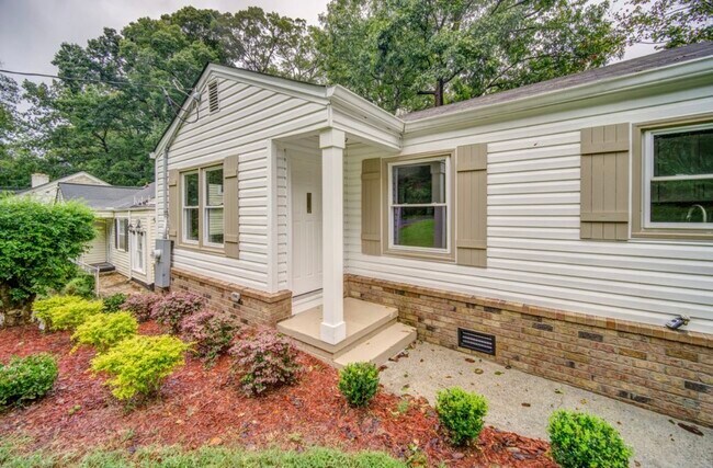 Foto del edificio - 1384 Westmont Rd SW