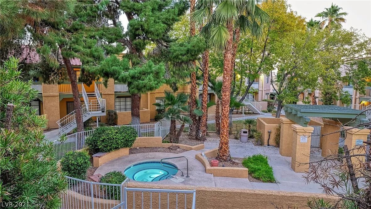 Foto principal - 5130 S Jones Blvd