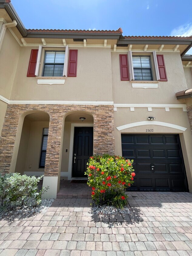 Foto principal - 23432 SW 113th Ave