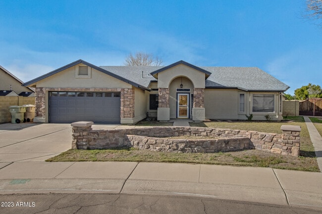 Building Photo - 8844 W Cavalier Dr