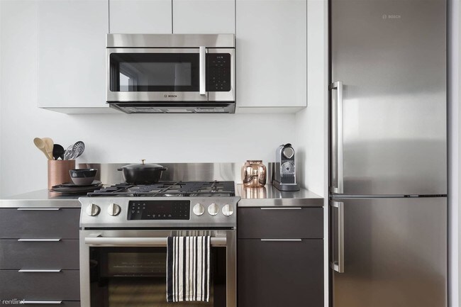 Foto del edificio - 300 Ashland Pl