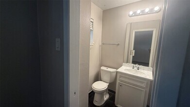 Building Photo - 420 W Alabama St