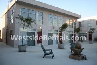 Foto principal - 922 W 23Rd St