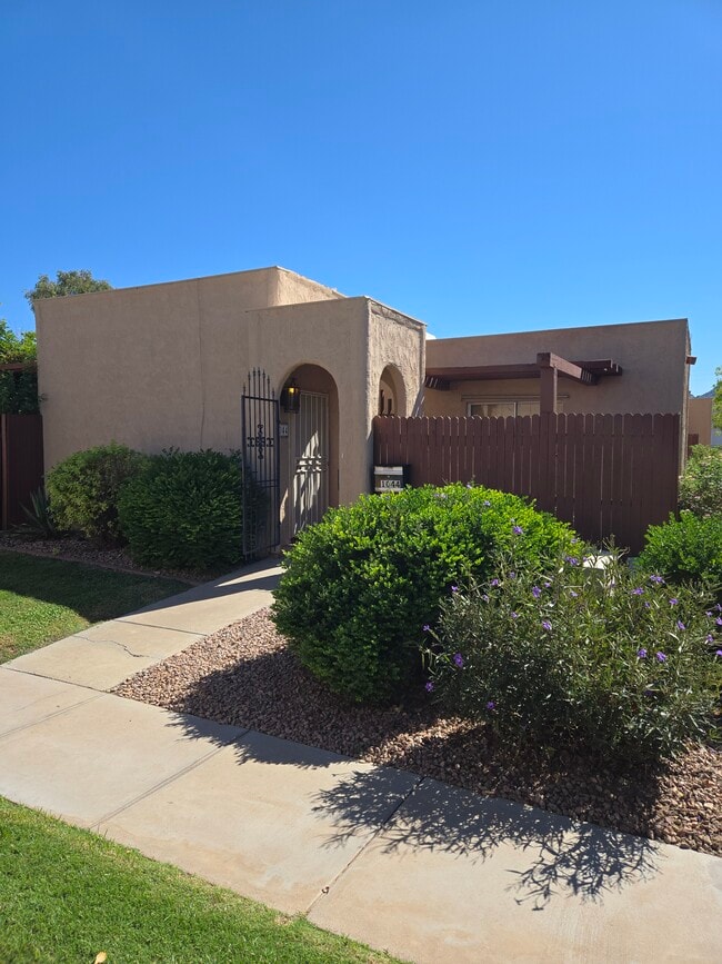 View of large front patio - 1044 E Pueblo Rd