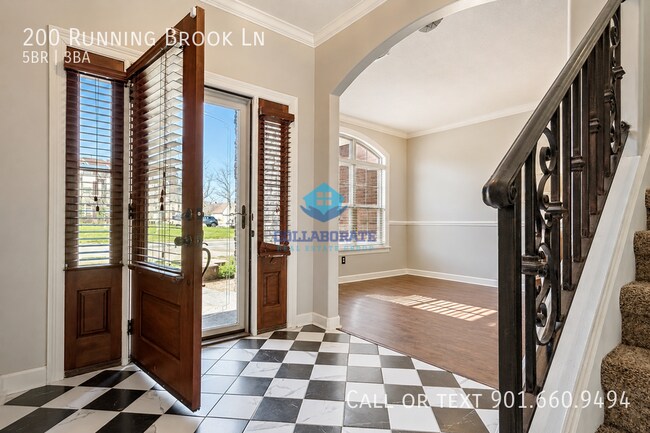 Foto del edificio - 200 Running Brook Ln