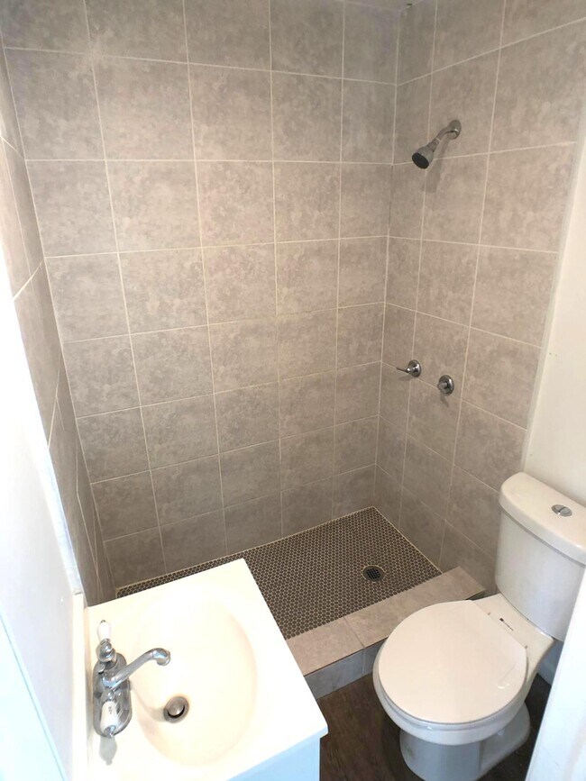 Bathroom - 6425 NE Miami Pl