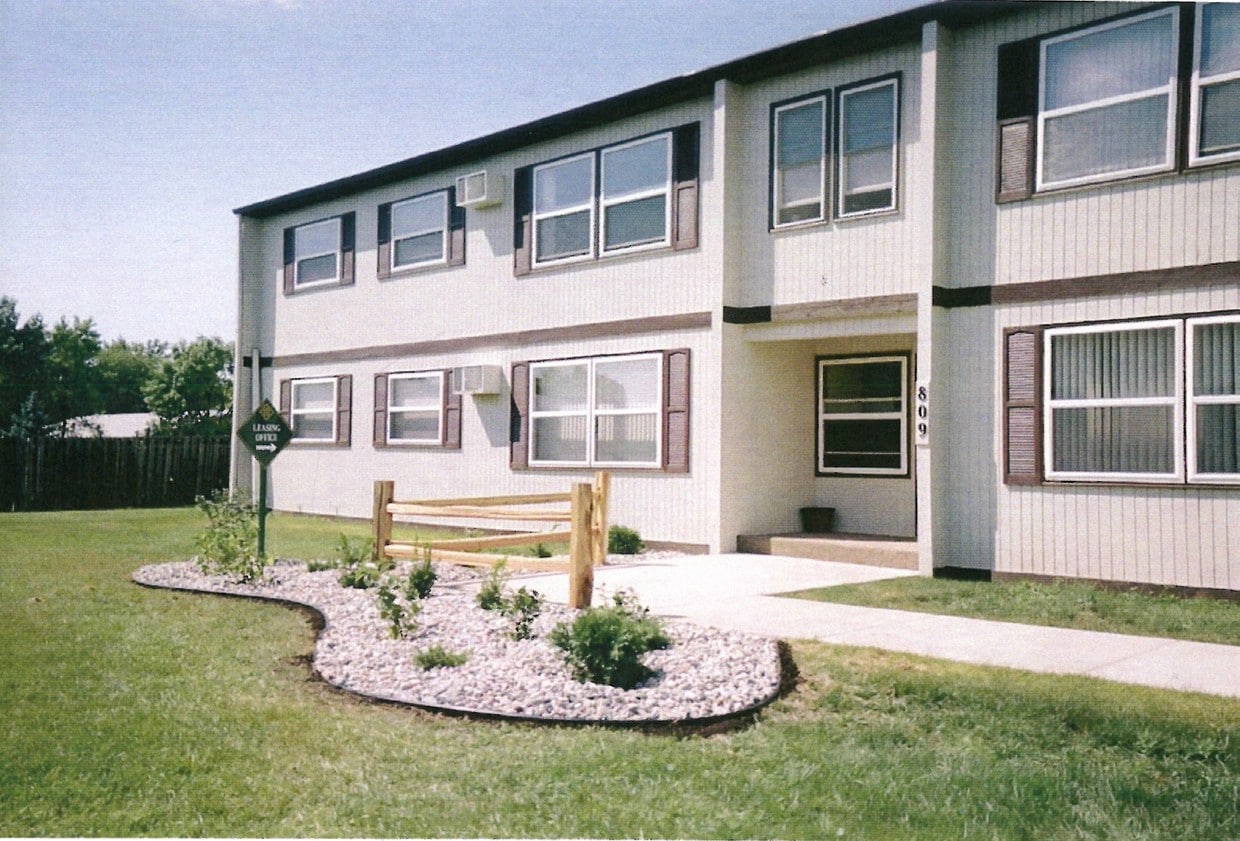 Primary Photo - Center Street Apartments