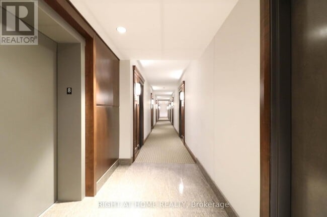 Building Photo - 238 Besserer St