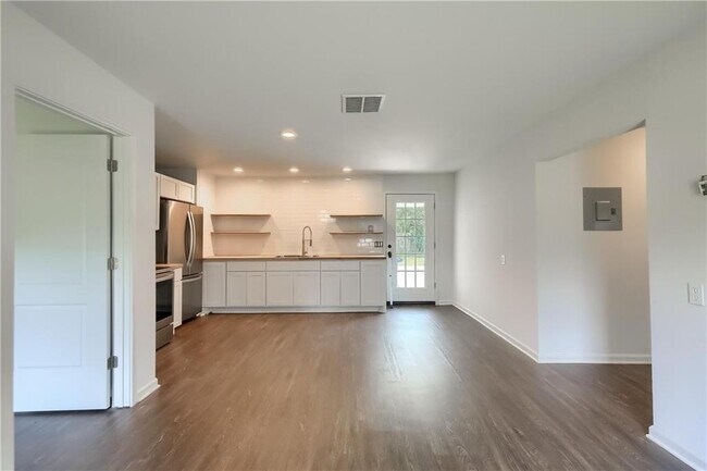 Building Photo - 6707 E Riverside Dr
