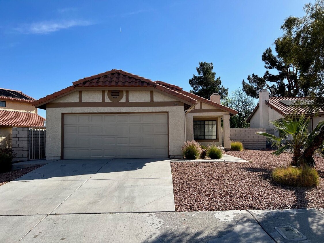 Foto principal - Nice 3 Bedroom 2 Bath Single Story