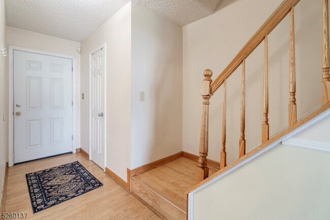 Foto del edificio - 1704 Doolittle Dr