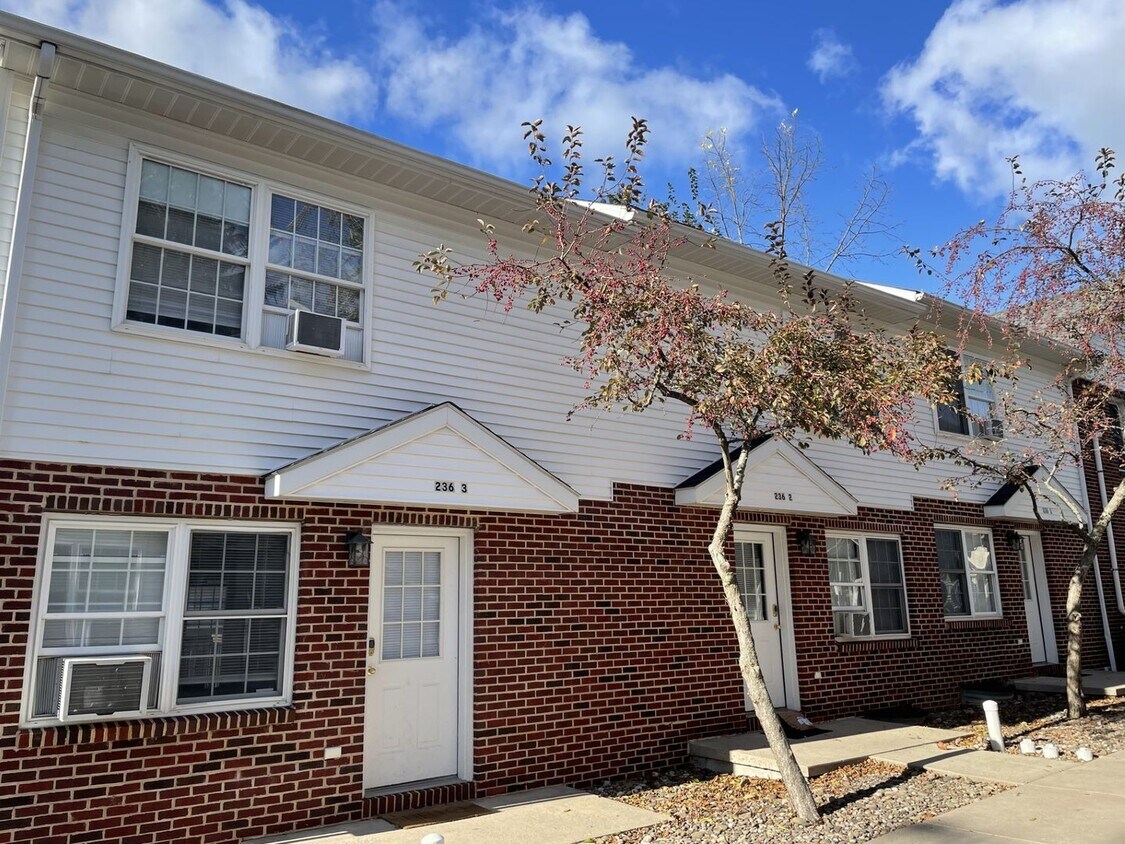 Foto principal - 236 S Barnard St