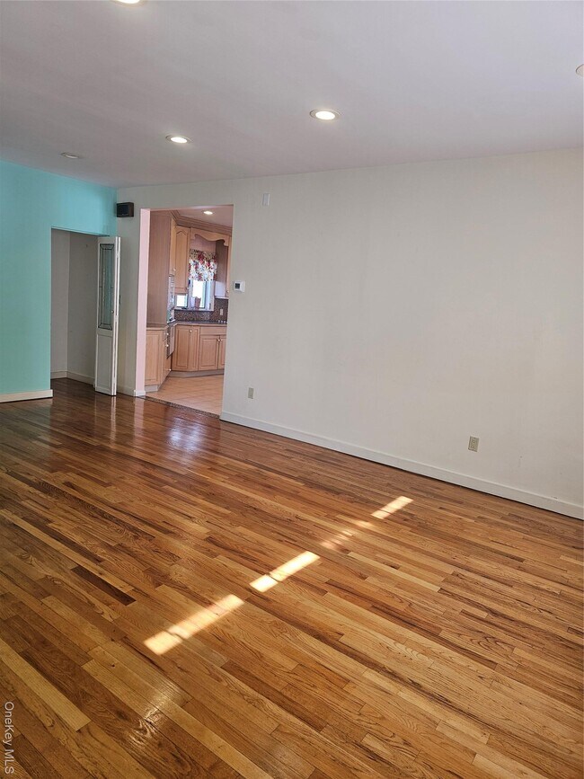 Building Photo - 14 Alameda St