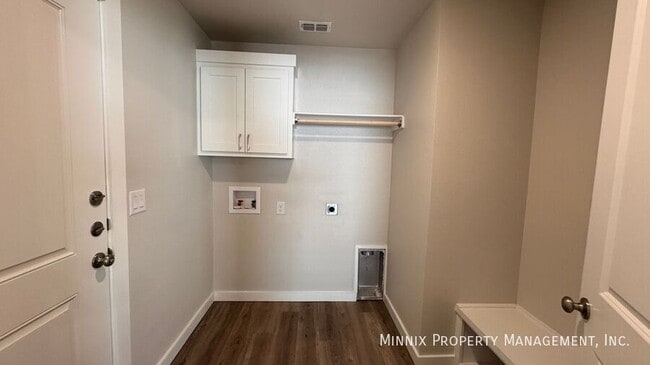 Building Photo - 7706 Elm Ave