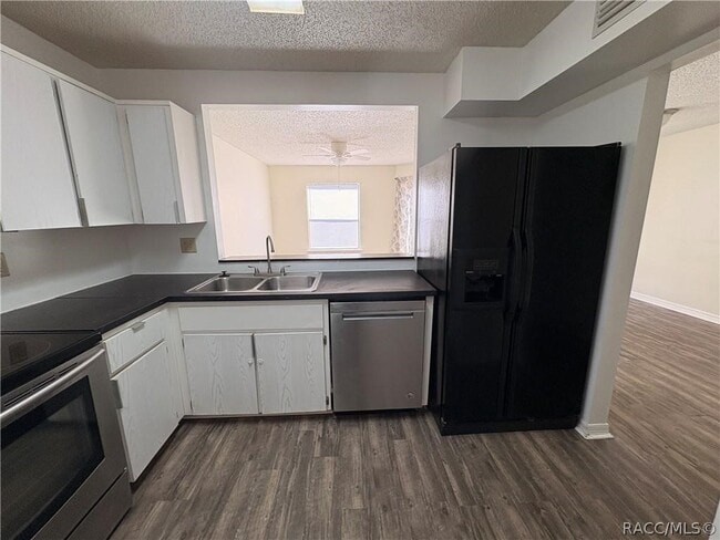 Building Photo - 2701 NE 10th St