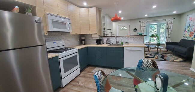 Foto del edificio - Three Bedroom Home for Rent on the Northsi...