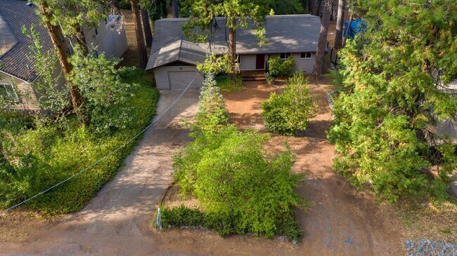 Building Photo - 10752 Footwall Dr