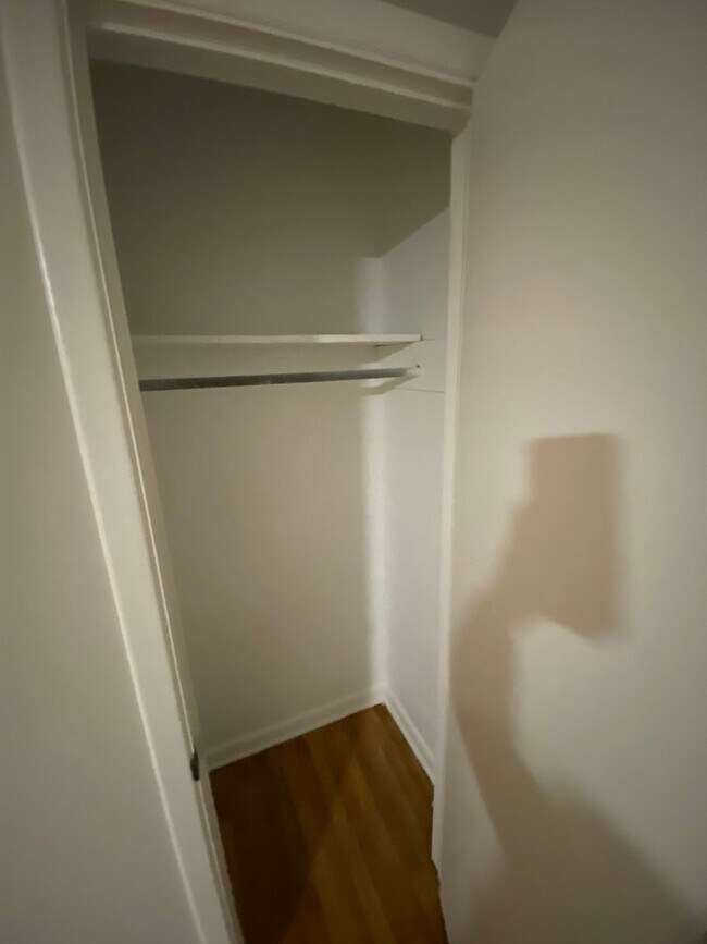 Building Photo - Newly Renovated! 3 BR/1.5 Bathroom, Single...
