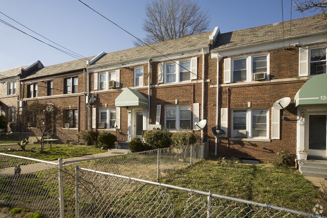 Building Photo - 1336-1344 Bryant St NE
