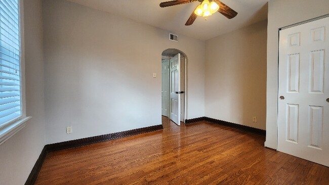 Building Photo - 1014 Sanford Ave