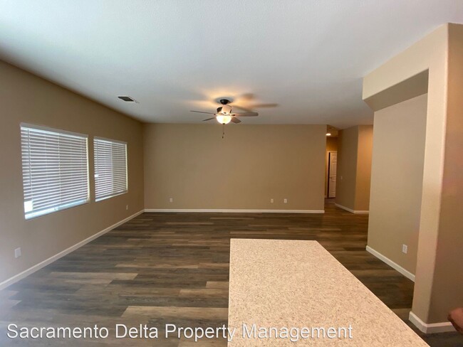 Foto del edificio - 3 br, 2 bath House - 5644 Gold Poppy Way