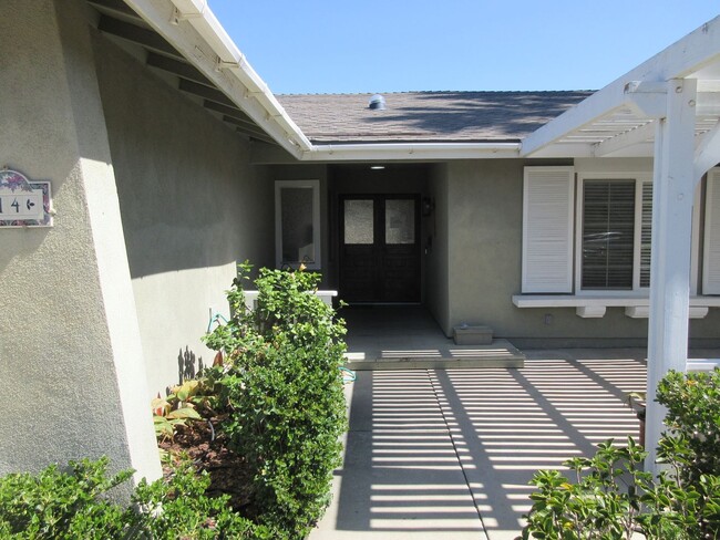 Building Photo - Fabulous 4 bedroom 2 bathroom Newbury Park...
