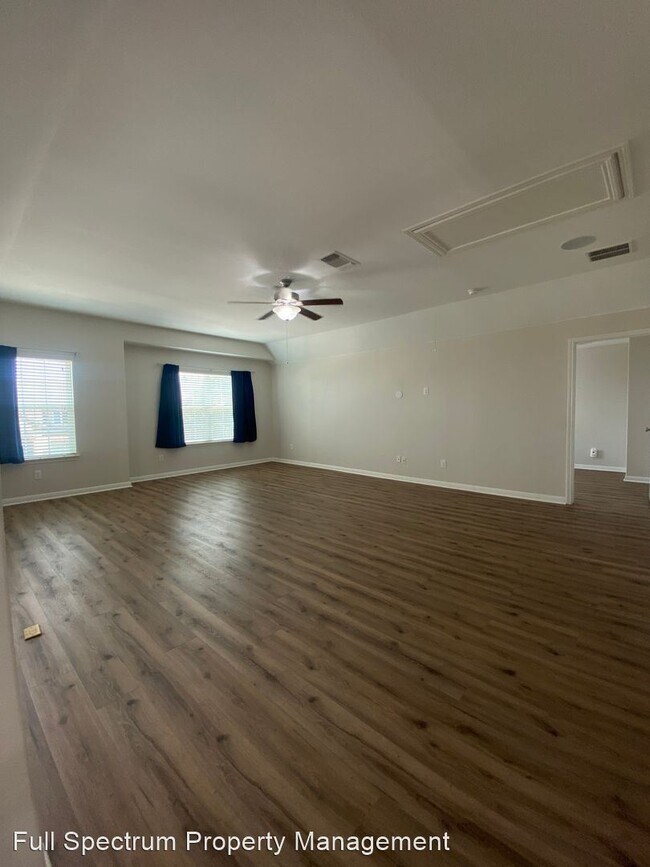 Building Photo - 5 br, 4 bath House - 12107 Upton Park